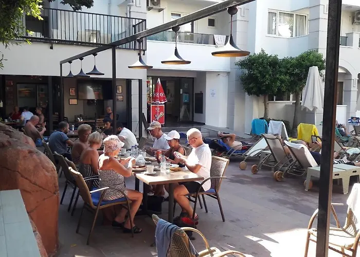Two Seas Hotel